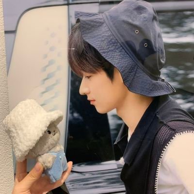 lee juyeon
-
X1 dan percabangannya | weishin | produce fam | TBZ | SVT | basically anything