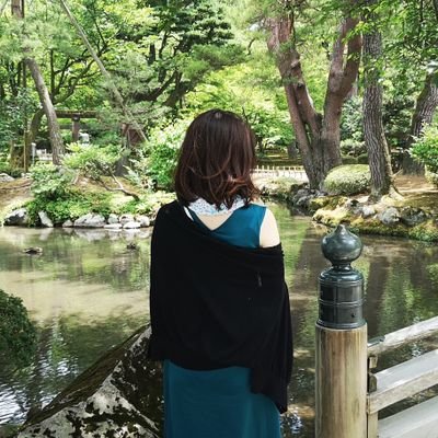 花と緑を愛する森の魔女🌳｜パワースポットは神社⛩｜守護神は天照大御神☀️｜リアリストなので綺麗な嘘がつけない｜占いを見てくれる人を信頼し、良い結果も悪い結果もありのままにお伝えするスタイルです😌｜#相互フォロー 歓迎！(勧誘系🆖)