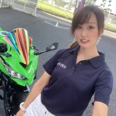 アクリポイント専属モデル✨ よろしくお願いします🤗 バイクイベントでのブース出展に出没しますよ〜🤭コメントくれた方フォロバします🥰コメント全てにお返事できませんが、全部読んでます\( ¨̮ )/♡✨@AcryPoint我が家のアイドル黒猫るるちゃんたまにアップします🐈‍⬛🐾気軽にフォローしてください🤗🌷