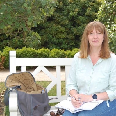 Proofreader. Beginner stand-up paddle-boarder! Love books, films and history.