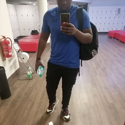 Positive vibes only..
my sarcasm is unmatched...
Only few will understand my tweets.🇿🇦✌🏿.
See nudes on my timeline , i block you