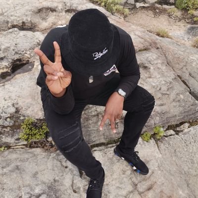 MojalefaNdzhaka's profile picture. ManU, Real Madrid and Up the Bucks