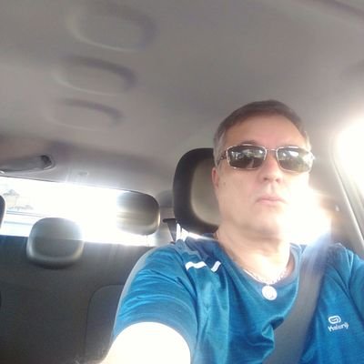 aldebara_n's profile picture. Geometra - Supertifoso del Napoli e di Napoli - Hobby :  Chitarra  Classica ed Elettrica.