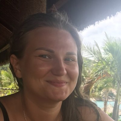 AmandaJlStewart's profile picture. I'm interested in stocks.