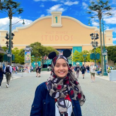 Myhasmyra's profile picture. Maturity is silence.