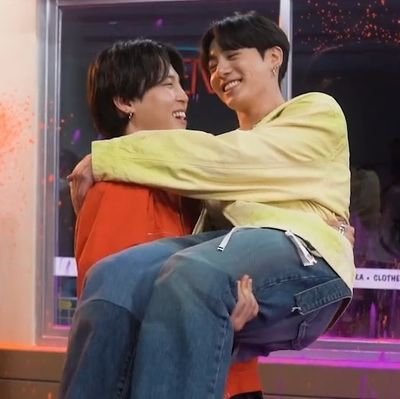 'Con La Miel En Los Labios' de Aitana se la dedico al Jikook || es una cuenta enfocada en el jikook así que no me rompan las pelotas pidiéndome estupideces ||23