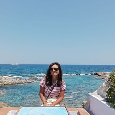 English teacher dans un lycée du 91. référente Égalité H/F.
vacataire TD de didactique de l'anglais L3 et LANSAD à l'@uvsq twin @johannaam78