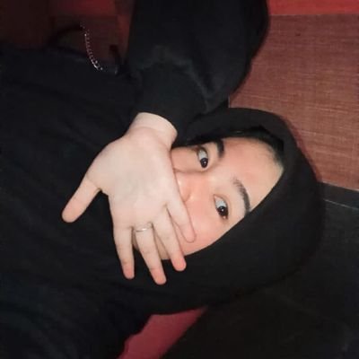 auliagard's profile picture. lihatlah, ada monyet membaca bioku