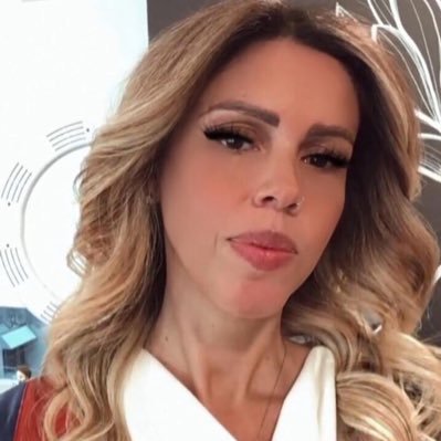 Diretora, Jornalista, Apresentadora, Moda, TV, Famosos em @JORNALESTADO_RJ @niteroinews_ofc - priscilla@jornaldoestadodorio.com.br, priscilla@niteroinews.com.br