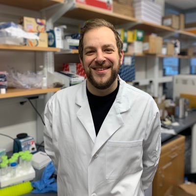 Physician-scientist & thoracic oncology fellow at @MGHMedicine & @DanaFarber (Brad Bernstein lab). Epigenetics, transposable elements, & lung cancer therapies.