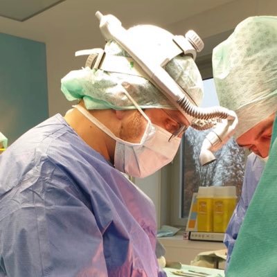 Consultant in general surgery, robotic surgery, minimally invasive surgery, abdominal wall reconstruction, peritoneal carcinomatosis, bariatric surgery.