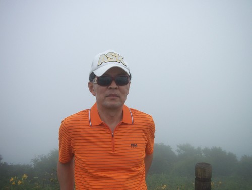 shs0100's profile picture. 저는 함평천지신문 편집인입니다. 트위터에 처음들어왔고요, 자전거하이킹과 산을 좋아하구요, 아, 술도 좋아하는 편입니다.