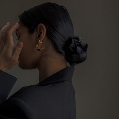 goodbyangels's profile picture. 𝘛𝘩𝘦 𝘯𝘪𝘨𝘩𝘵 𝘪𝘴 𝘥𝘳𝘦𝘴𝘴𝘦𝘥 𝘢𝘴 𝘯𝘰𝘰𝘯.