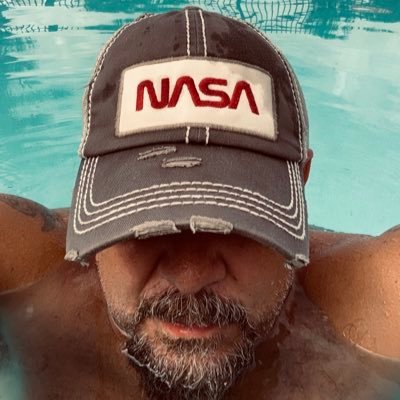 NASA Artemis guy. Love Bars, Beasts, Books, Saltwater & Space.Born in Los Angeles, raised in Kansas City, now in Florida #MagicTogether #RaiderNation #LFC #NASA