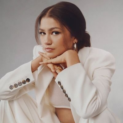 IZendayahere's profile picture. 𝘡𝘦𝘯𝘥𝘢𝘺𝘢 𝘧𝘰𝘳𝘦𝘷𝘦𝘳♡❥
here to support the Queen♡
Live life to the fullest and focus on the positive