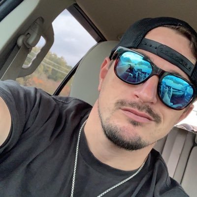 Small time content creator in the making
STEAMING ON KICK!!!
https://t.co/8ReWgwyEl9