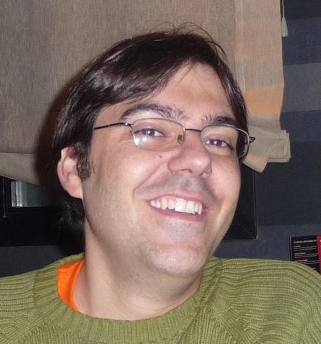 RodriSoltero's profile picture. Voy teniendo ganas de escribir aunque me indigno un poco así que seguiré retweeteando gente que sigo y veréis de que pie cojeo.