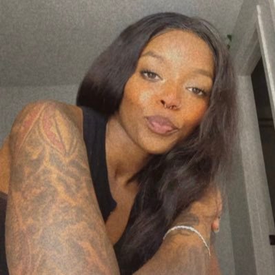 __officialann's profile picture. dont catch feelings🙂 #pats