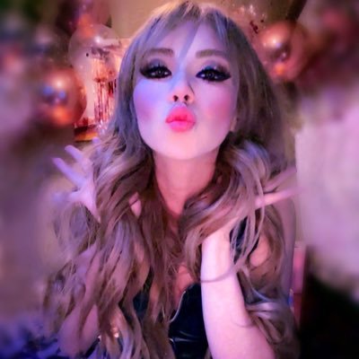 Amo ser la chica que soy ahora: un poco Dori🤔🤣 pero positiva, con un poquito de locura y feliz con lo qué hago🎮⚾️🥎⚽️TikTok y Twitch:👉🏻ingridlyfv 🇲🇽Cdmx