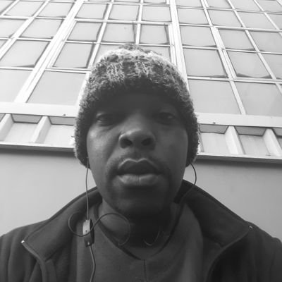 ukukhuluma kwehlula iphoyisa👮♂️lathi siyokhuluma phambili.
comedian
