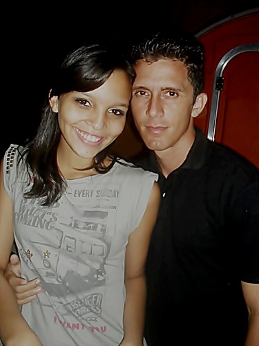 Leonina,15 anos,bipolar,CORINTHIANA ROXA,família,namorado (LL),amigos,filmes,livros,festas,conversas,GLEE,neném,teclado,VANESSADA MATA...