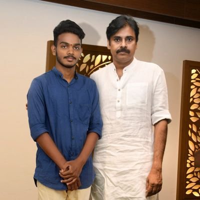 Trishantarigela's profile picture. నా బలం నువ్వు  నా సైన్యం నువ్వు 💪  ఓపిక ఉన్నంత వరకు కాదు ఊపిరి ఉన్నంత  వరకు నీ వెంటే ఉంటా అనయ్య✊ @PawanKalyan  ( అమ్మ నాన్న తమ్ముడు)