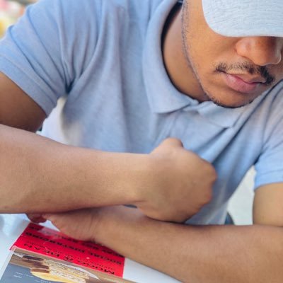 thabani_11's profile picture. Love yours