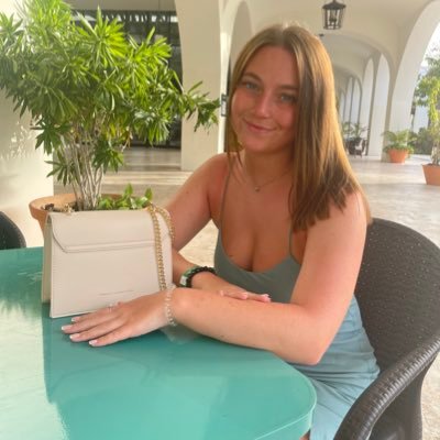 chloelocke8's profile picture. 