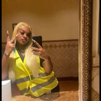 theoriginalfiji's profile picture. Play nice tread lightly 🩰.🤩I LIKE BITCHES🤩