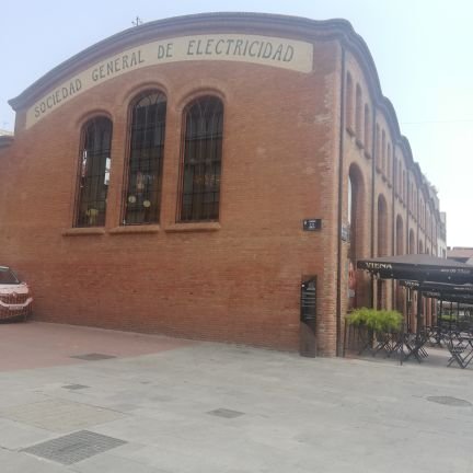 Por favor no le digan a mi Madre, que trabajo en la Bolsa de la Electricidad.
Las Subvenciones no dejan pensar
Alguno quisiera verme en el maletero de un Dacia.