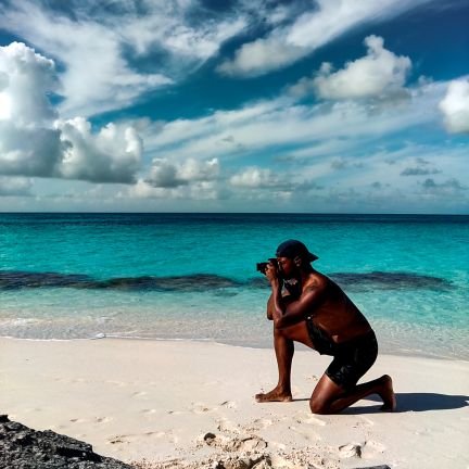 -Name: Carlon-
Amateur Photographer, Artist & Poet from the Bahamas 🇧🇸
Engineer by Profession