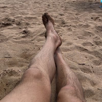 Estoy aqui para conocer gente y pasar buenos momentos. Bisex. Cuentas candado con fotos propias 🔞. Si no me dejas seguirte para que me sigues?