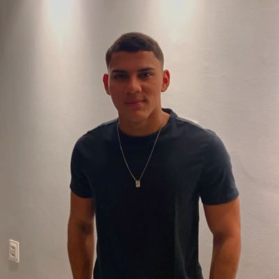 Nuninha's profile picture. peace.