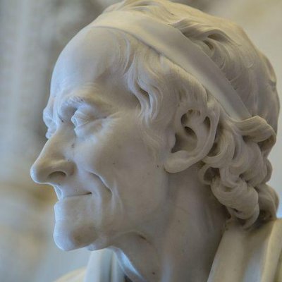 La politique est le premier des arts et le dernier des métiers.” Voltaire