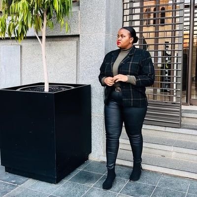 Logistic graduate 🤓Supply chain Manager👩🎓Hlelo's mom❤ Tshwane University of technology alumni 👩🎓