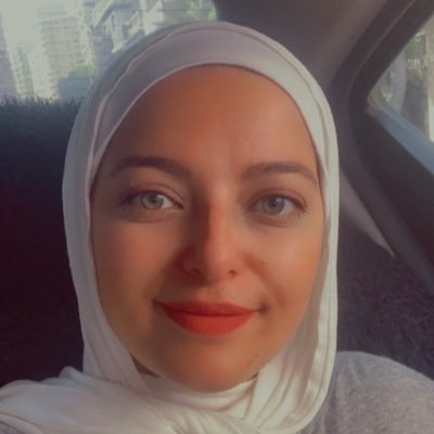 بنت عادية ... عيلتى هى حياتى بحب القراءة و بسمع موسيقى ... قرب من ربنا حتلاقى حياتك كلها حلوة