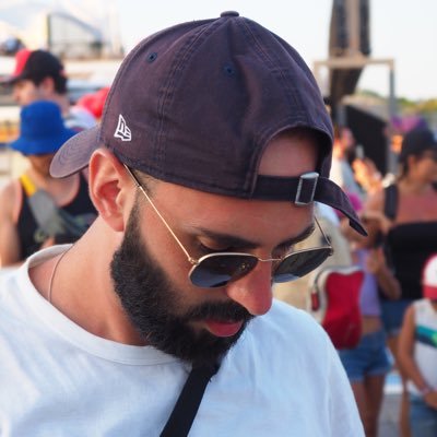 ilavan_'s profile picture. Pilote et philosophe 🇻🇪🇫🇷 Même pour trente secondes, j'veux être un grand de ce monde.