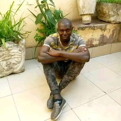 DonatienNiyoyi1's profile picture. Je fais la business