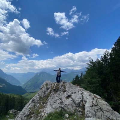 walaahamdiIi's profile picture. Product designer                                                                         🎨 لم نخلق عبثاً ❤