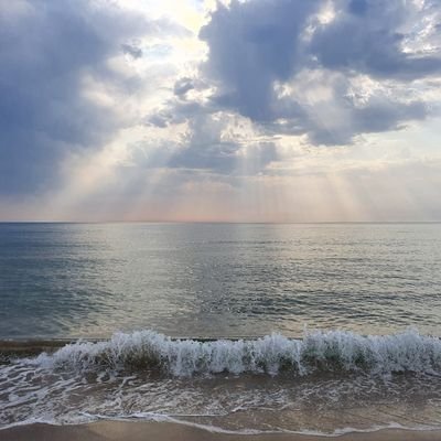 ukreform4future's profile picture. Our current system of government lacks capacity to make decisions for the long-term that are uninfluenced by vested interests and ideology.  Time for reform.