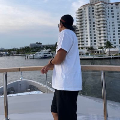 essentials4me_'s profile picture. NFT collector4fun / crypto & super yachts life style. 🇮🇹 🇲🇨 🇫🇷 🇺🇸 🇧🇸 🇲🇦