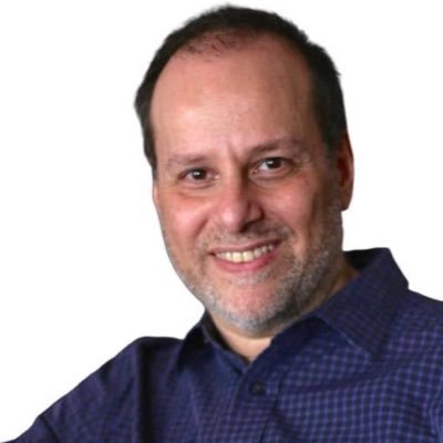 Dr. en Comunicaciones. Emprendedor. Liberal. Me apasionan la historia y las nuevas tecnologías: El pasado y el futuro. Mi conflicto es con el presente, siempre.
