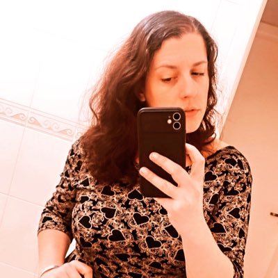 gutabauer's profile picture. gosto de letras e números, gosto de ritmos e gosto de cerveja. e de algumas pessoas tb. busco matchs literários em tempo integral / @increasycl / ig: @gutabauer