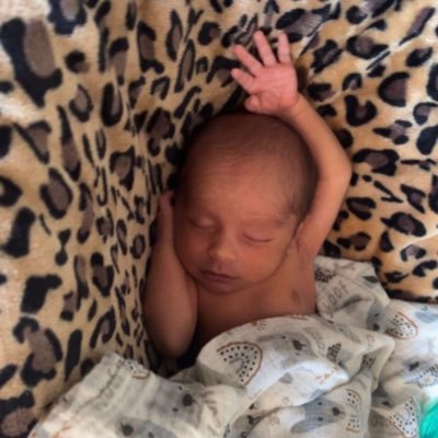 TaylorPeltier1's profile picture. Hassan 👶🏽❤️ odis and olly 🐶🐶