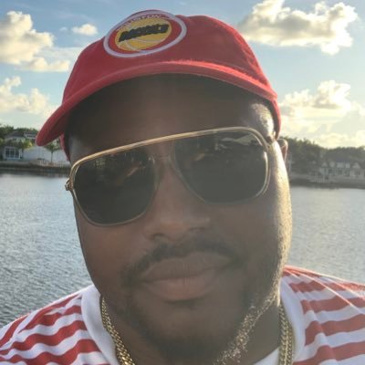 MikeAim13's profile picture. Husband| Father of 3|