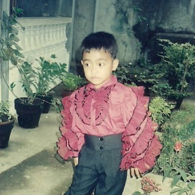 simplyerichxoxo's profile picture. People change... money can change person... aviator / travel buddy / intovert / serious