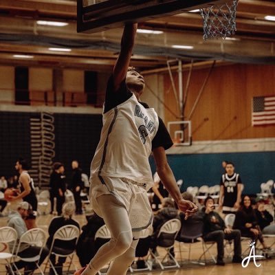 isaiah cunningham aka Zay zay C/O 2025 / 6’4 guard / Lincoln high-school 🎩 / #tacoma