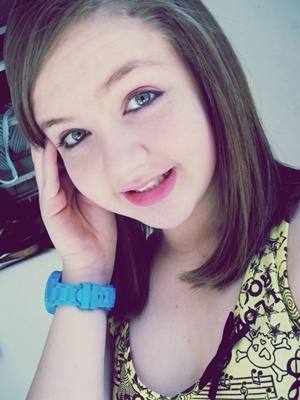Aquariana, 13 anos, chocolate, doritos, trakinas, Restart, Bob Esponja, coca-cola, tumblr, emotiva, sonhadora