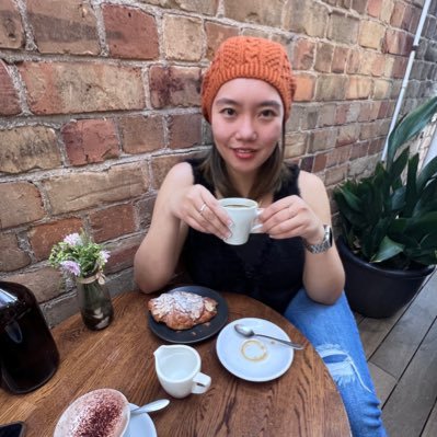 teeshary's profile picture. 🦄♥️🐺