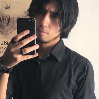 23 perros años, me encantan los videojuegos, la música, guitarrista y compositor de mi banda Mindspot, amante de los pingüinos y estudio economía